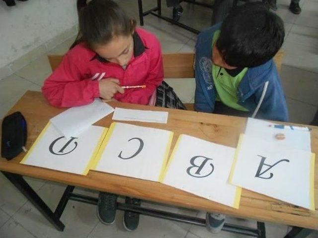 Pazarlar Ortaokulu ndan &Ouml;d&uuml;ll&uuml; Bilgi Yarışması 1