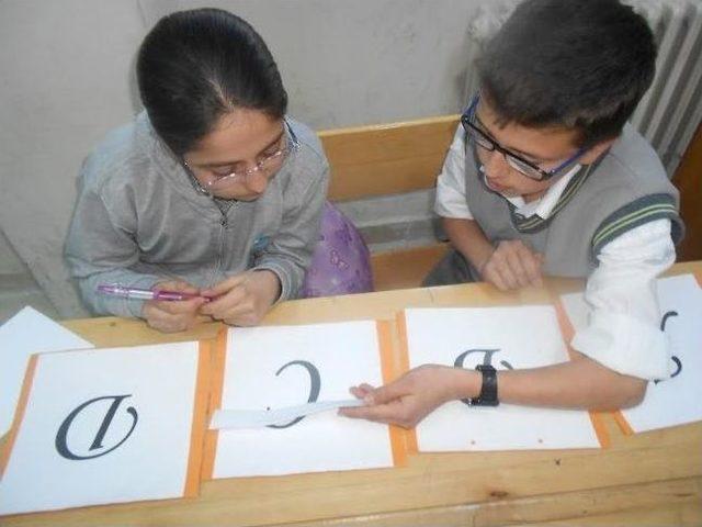 Pazarlar Ortaokulu ndan &Ouml;d&uuml;ll&uuml; Bilgi Yarışması 2