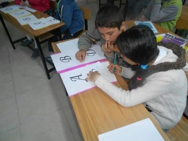 Pazarlar Ortaokulu ndan &Ouml;d&uuml;ll&uuml; Bilgi Yarışması 3