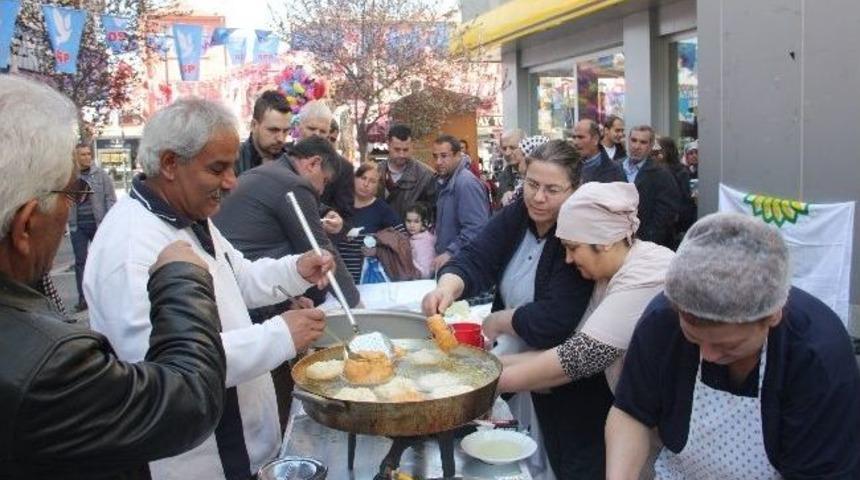 Edirne'de &Ccedil;anakkale Şehitler İ&ccedil;in Lokma Dağıtıldı