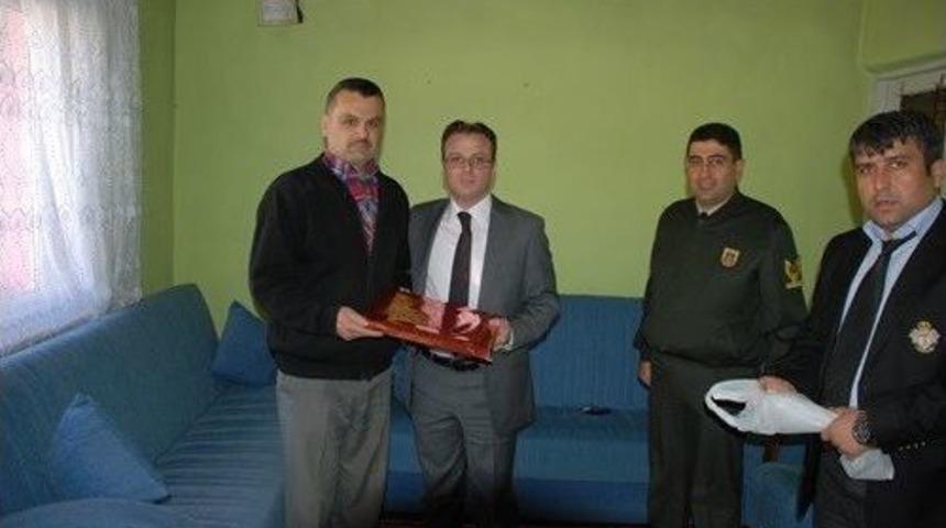 Kaymakam &Ouml;zdemir&rsquo;den Şehit Ailelerine Ziyaret