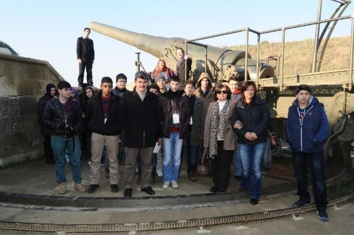 Karşıyakalı &Ouml;ğrenciler &Ccedil;anakkale&rsquo;yi Gezdi