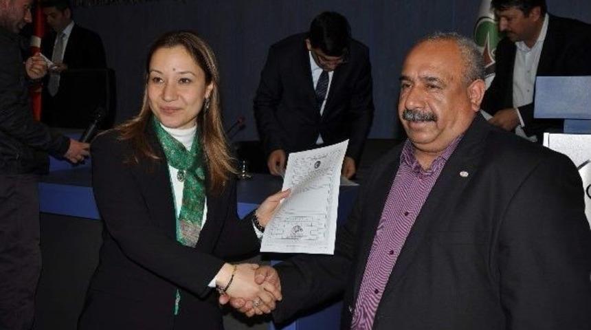 Şehitkamil Belediyesi İmarlı Arazilerin Tapularını T&ouml;renle Sahiplerine Dağıttı