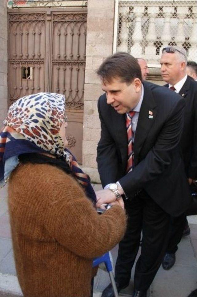 Başkan Tartan a Sevgi Seli 2