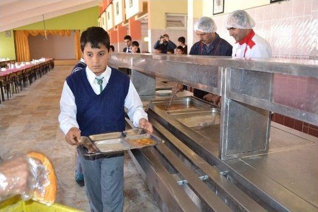 &Ouml;ğrenciler Atalarının 99 Yıl &Ouml;nceki &Ouml;ğ&uuml;nlerini Yedi 1