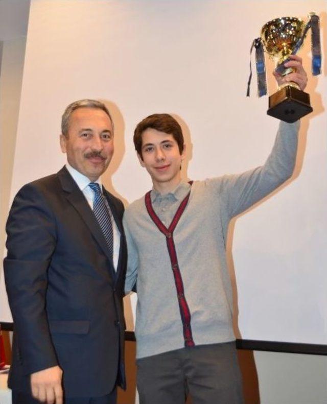 Esog&uuml; 7. Beyin Bilgi Yarışması &Ouml;d&uuml;l T&ouml;reni 1