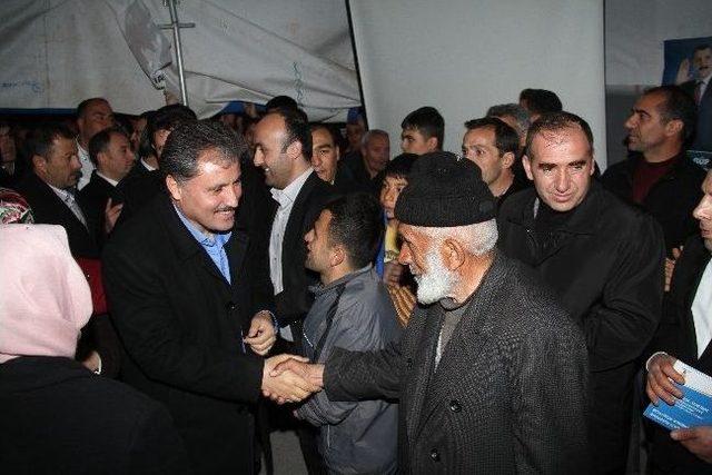 Mahalle Toplantısında B&uuml;y&uuml;k Coşku 1