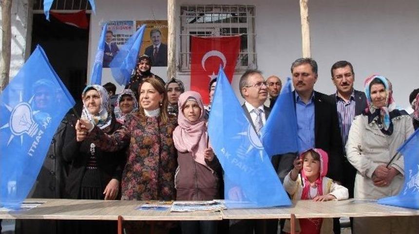 Ak&ccedil;adağ'dan Ak Parti'ye Sevgi Seli