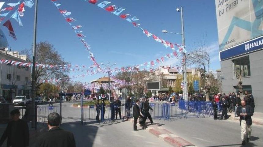 Chp Lideri Kemal Kılı&ccedil;daroğlu&rsquo;nun Ger&ccedil;ekleştireceği Mitingin Hazırlıkları S&uuml;r&uuml;yor