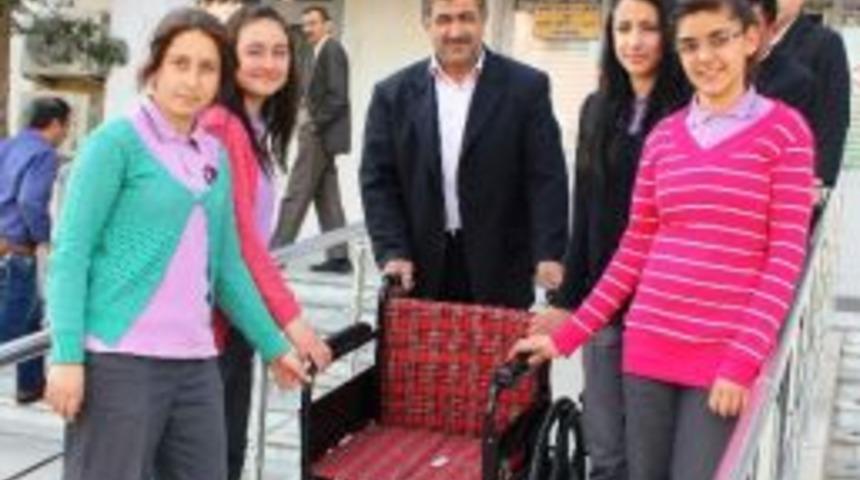 Aksaray'da &Ouml;ğrencilerden &Ouml;rnek Davranış