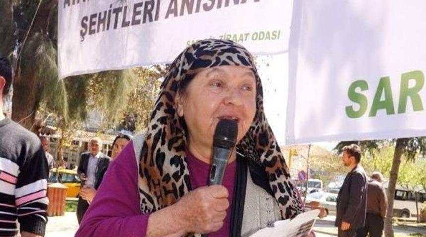 &Ccedil;anakkale&rsquo;de Şehit D&uuml;şen Dedesi İ&ccedil;in Yazdığı Şiir Alkışlandı