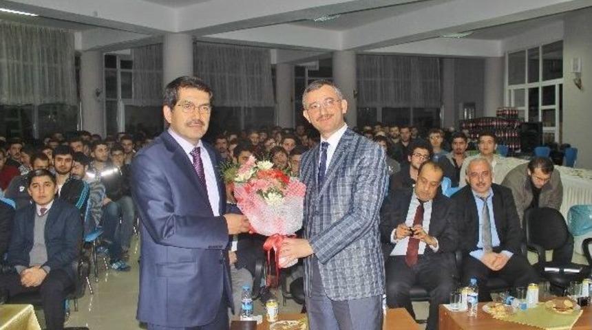 Yurt &Ouml;ğrencilerine Kişisel Gelişim Eğitimi Veriliyor