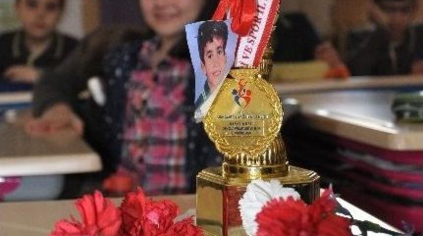 Kupayı Halil İbrahim Aktaş İ&ccedil;in Aldılar