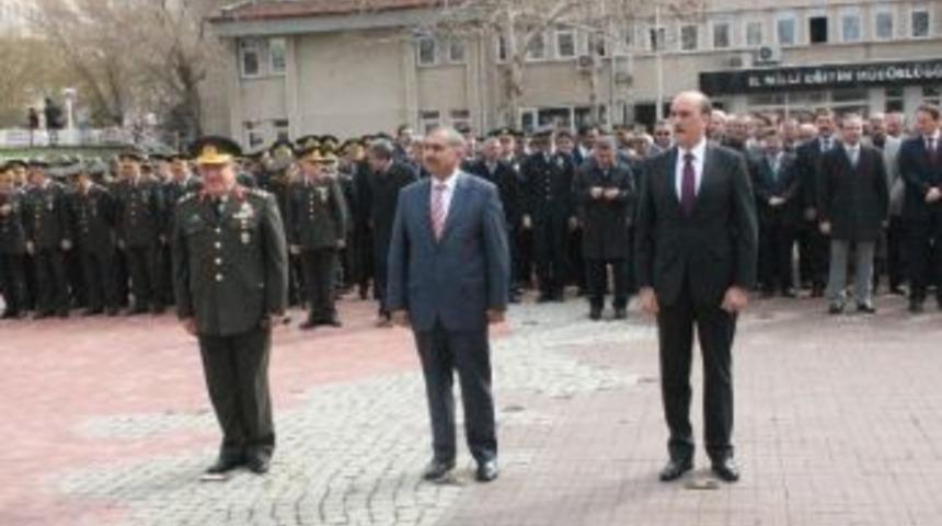 Şehit Ailelerine Devlet &Ouml;v&uuml;n&ccedil; Madalyası