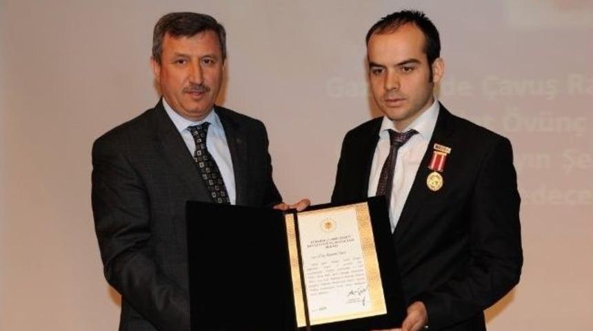 K&uuml;tahyalı Gaziye Devlet &Ouml;v&uuml;n&ccedil; Madalyası