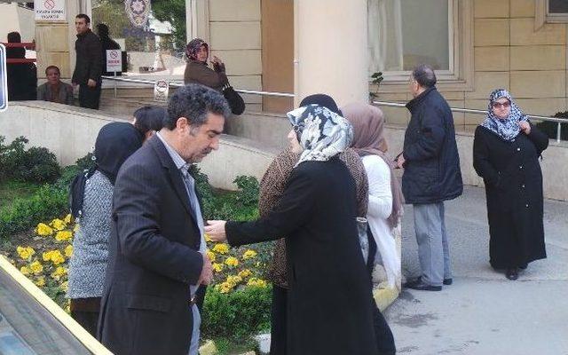 Hastanenin İkinci Katından Aşağı Atladı 1