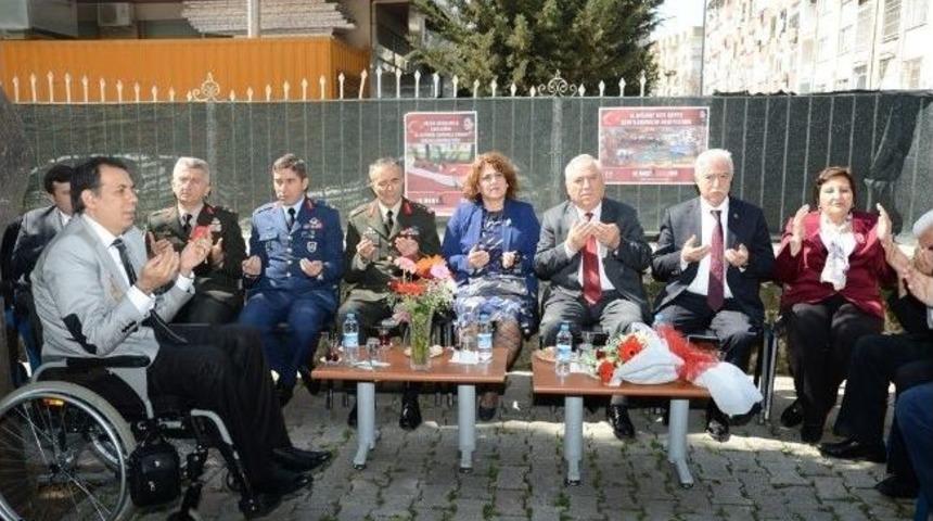 &Ccedil;anakkale Zaferi Kutlanıyor, Şehitler Anılıyor