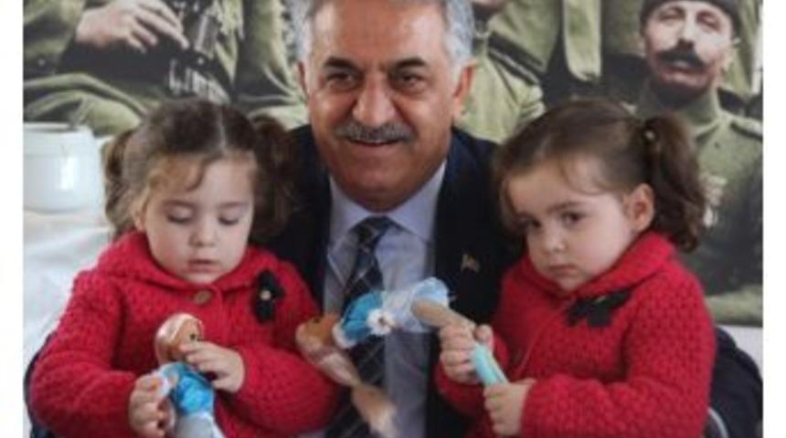 G&uuml;mr&uuml;k Ve Ticaret Bakanı Hayati Yazıcı: