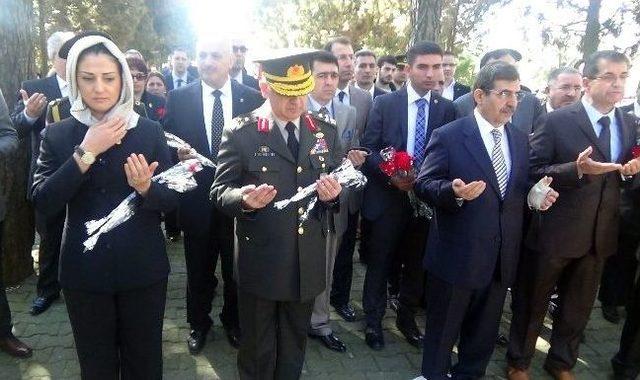 Bakan Güllüce, Çorlu'da Müteahhitlerle Bir Araya Geldi