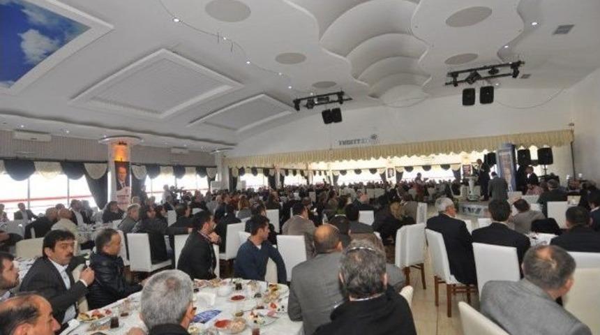 Karacan, M&uuml;teahhitler Ve İnşaat Sekt&ouml;r&uuml; Temsilcileri İle Buluştu