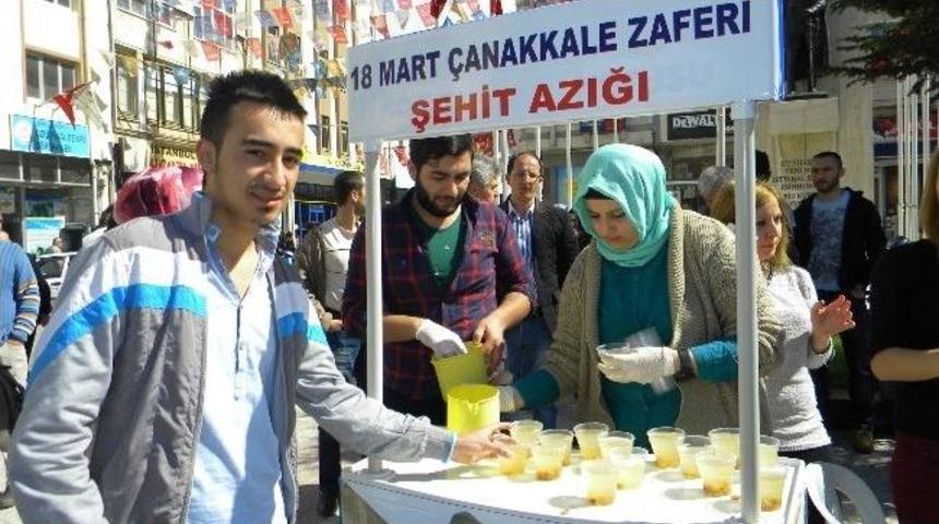 Uzunk&ouml;pr&uuml;'de '&ccedil;anakkale Şehitlerinin Men&uuml;s&uuml;' Dağıtıldı
