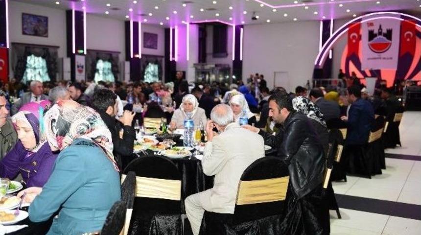 Diyarbakır Valiliği&rsquo;nden Şehit Yakınları Ve Gazilere Yemek