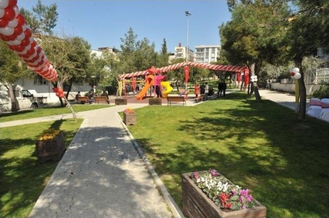 Buca&rsquo;da Bir G&uuml;nde İki Yeni Park Daha A&ccedil;ıldı