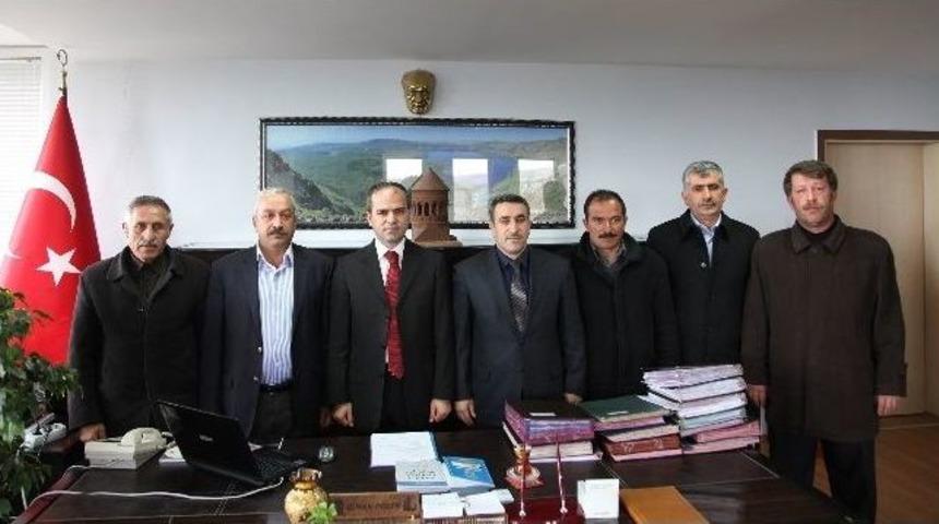 Ahlat Tarım Kredi Kooperatifi Yeni Y&ouml;netiminden Kaymakam D&ouml;lek&rsquo;e Ziyaret