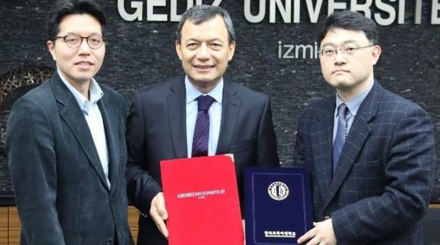 Gediz &Uuml;niversitesi, Teknolojinin Merkeziyle El Ele Verdi