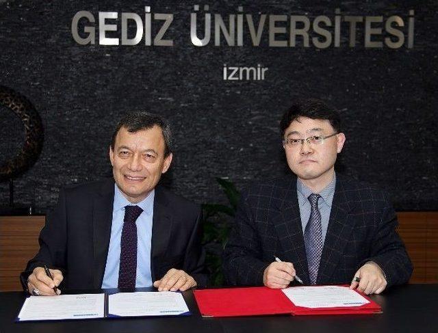Gediz &Uuml;niversitesi, Teknolojinin Merkeziyle El Ele Verdi 1