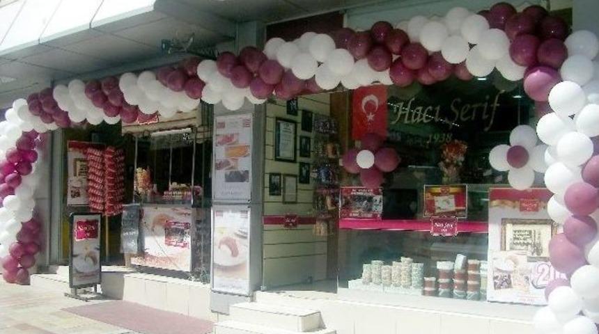 Denizlili Tatlıcı Hacı Şerif&rsquo;ten 76'ncı Yılına &Ouml;zel İndirim