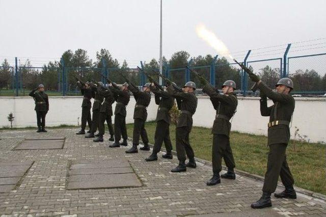 Çanakkale Şehitlerini Anma Günü'nde Duygulu Anlar