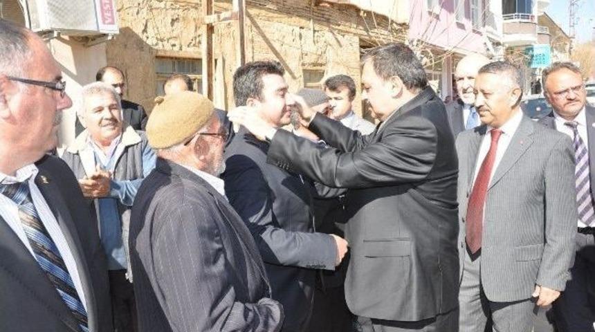 Bakan Veysel Eroğlu Başmak&ccedil;ı'da Halka Hitap Etti