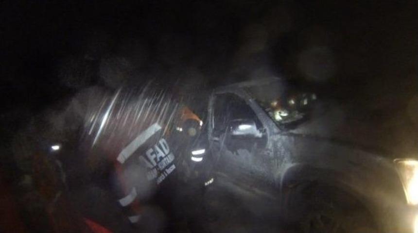 Kars-kağızman-ağrı Karayolu&rsquo;nda Tipiden Masur Kalan 3 Kişi Kurtarıldı