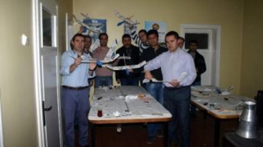 Gemerek&rsquo;te Model U&ccedil;ak Kursu Devam Ediyor