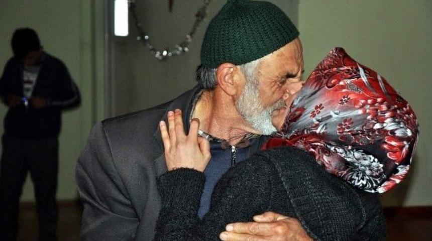 Dede Ve Torununun G&ouml;zyaşları