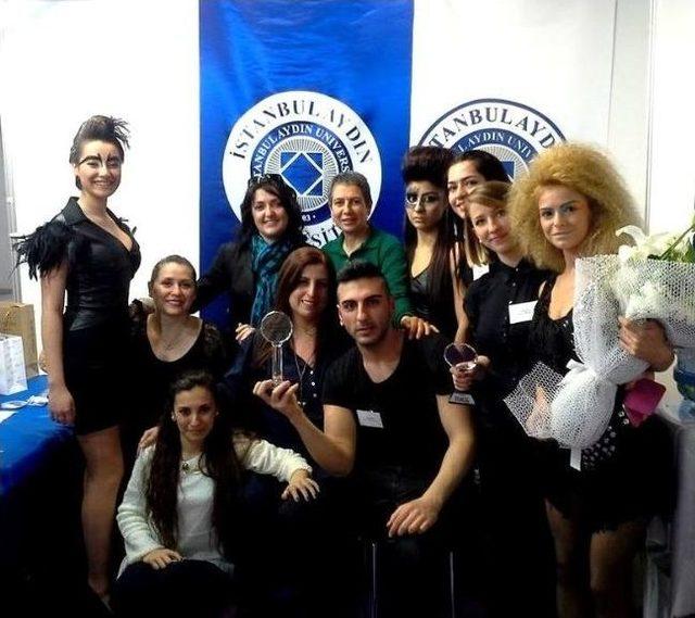 Make Up 2014 Makyaj Yarışması Birincisi İstanbul Aydın Üniversitesi'nden