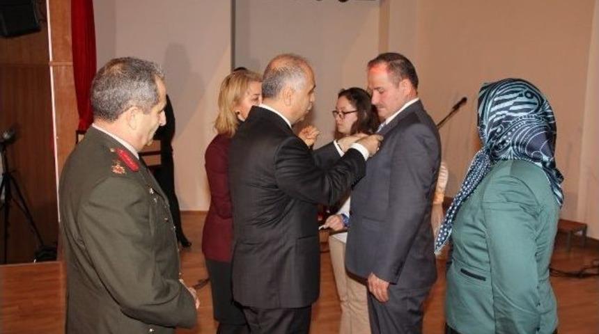 Giresun&rsquo;da İki Şehidin Ailesine Devlet &Ouml;v&uuml;n&ccedil; Madalyası Verildi