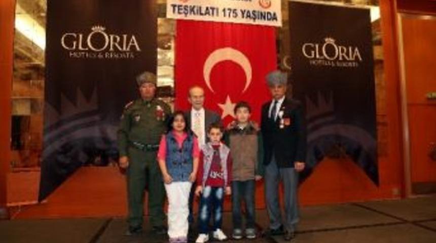 Gloria Otelleri&rsquo;nin Sahibi Nuri &Ouml;zaltın Şehit Aileleriyle Biraraya Geldi