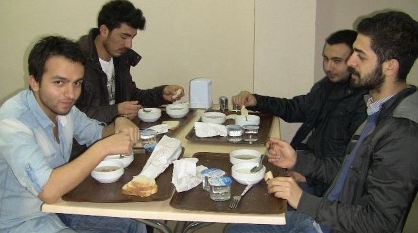 Bayburt &Uuml;niversitesinden &Ouml;ğrencilere &Ccedil;anakkale Men&uuml;s&uuml;