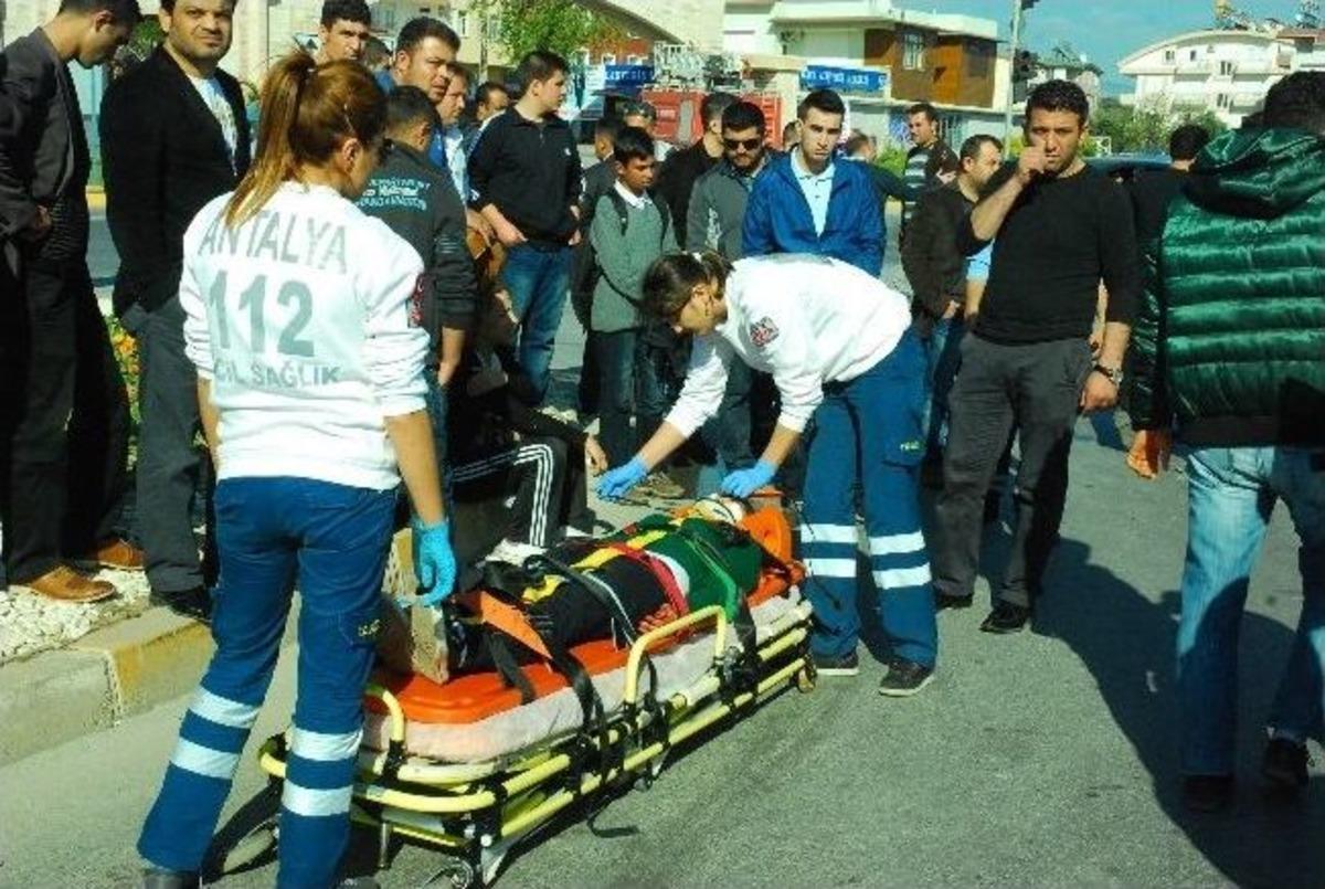 Antalya'da Kaza: 4 Yaralı