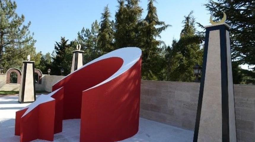 Uşak Şehitliği T&ouml;renle A&ccedil;ıldı