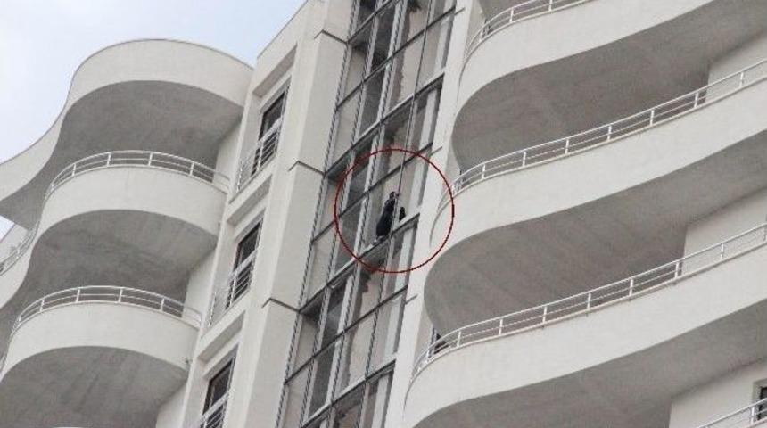 12. Kattaki İntiharı M&uuml;zakereci &Ouml;nledi