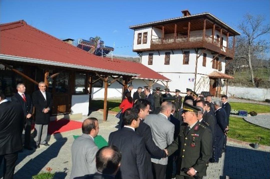 18 Mart Şehitleri Anma G&uuml;n&uuml; Ve &Ccedil;anakkale Zaferi'nin 99. Yıl D&ouml;n&uuml;m&uuml; Tosya&rsquo;da Kutlandı