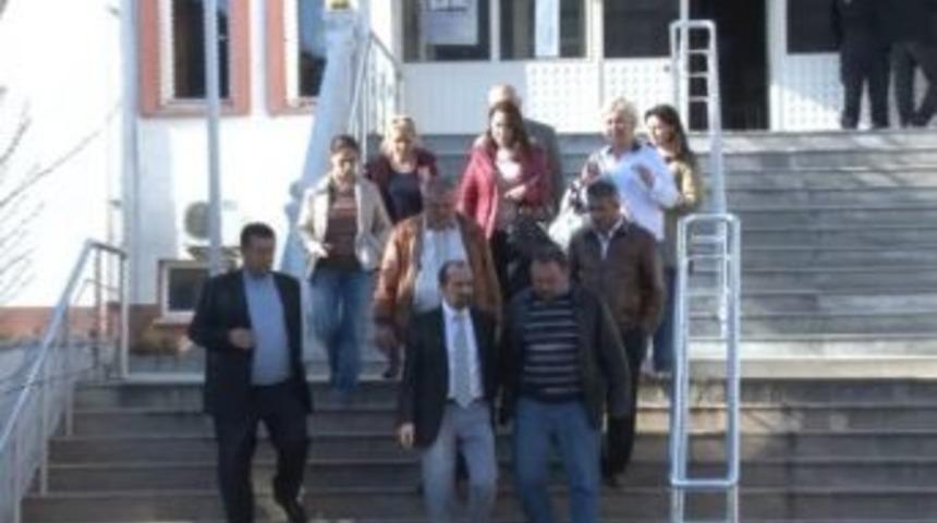 Zimmetine Para Ge&ccedil;iren Kadın Adliyede Su&ccedil;unu İtiraf Etti