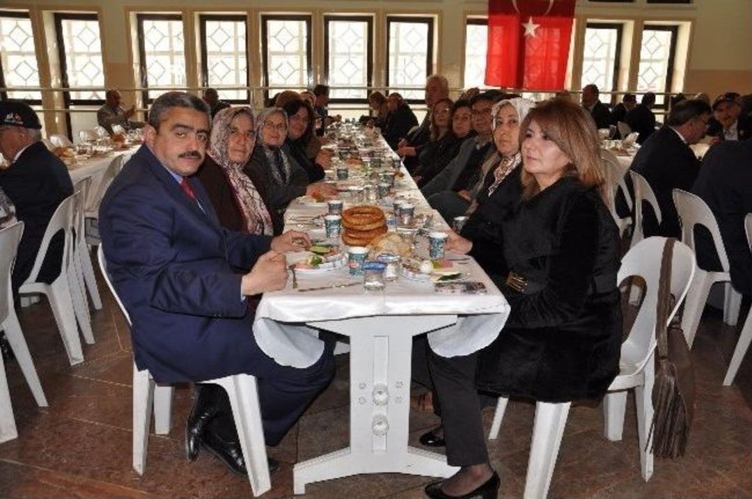 Alıcık, Gaziler Ve Şehit Aileleri İle Kahvaltıda Buluştu