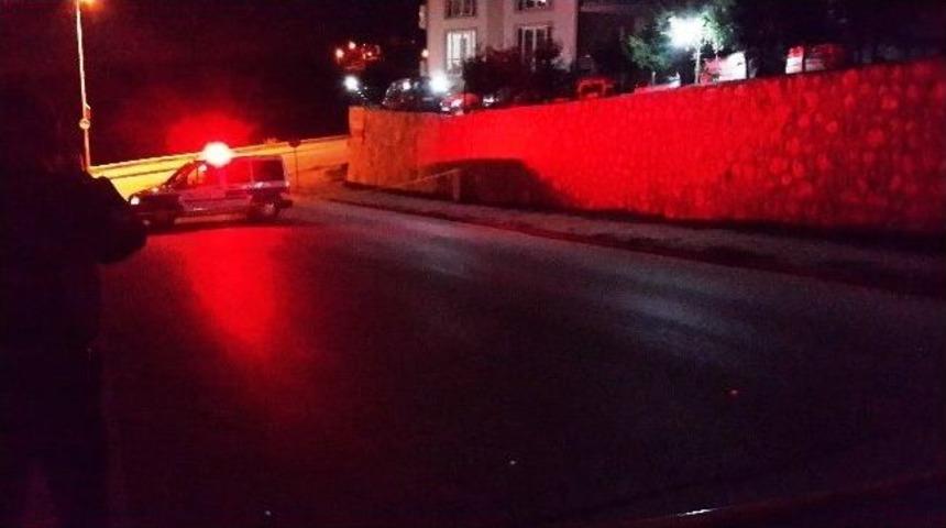 Karısını Sokak Ortasında Vurdu