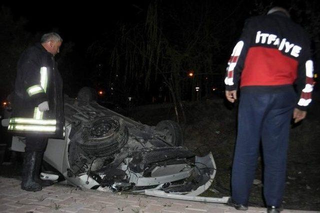 Hurdaya Dönen Otomobilden Burunları Bile Kanamadan Çıktılar