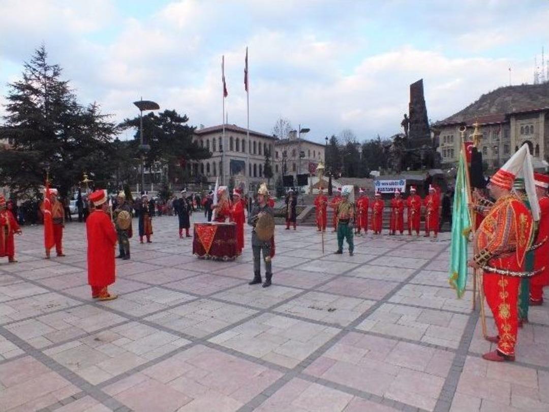 Kastamonu&rsquo;da 3 Bin Kişi Şehitler İ&ccedil;in Y&uuml;r&uuml;d&uuml;