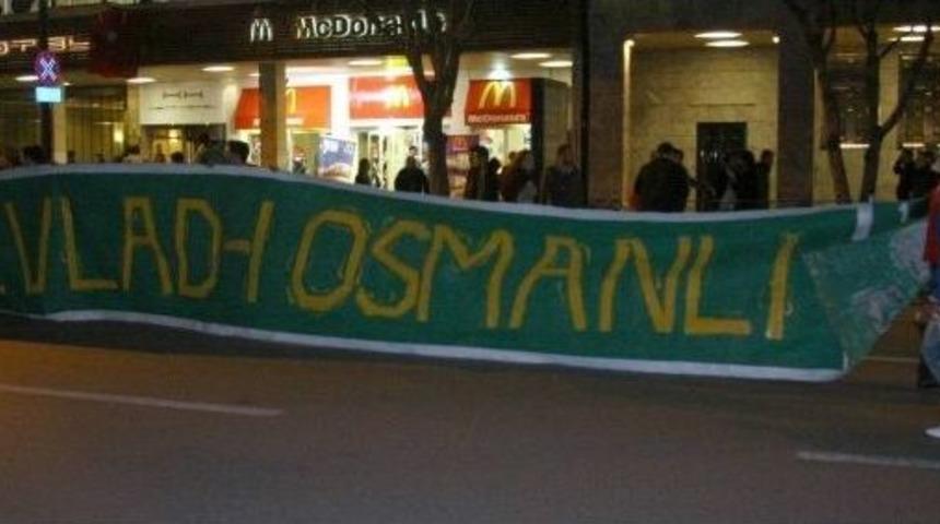 Bursasporlu Taraftarlar Çanakkale Şehitleri İçin Yürüdü